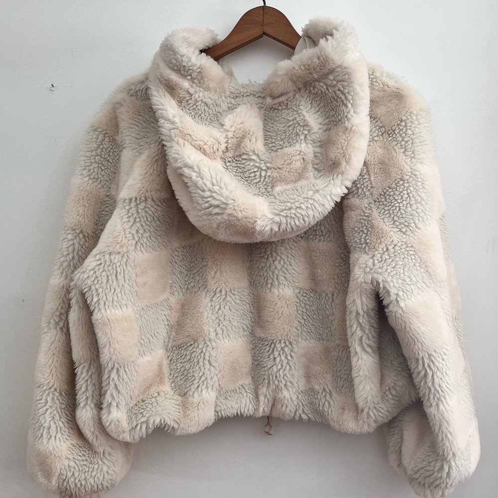 Anthropologie Faux Fur Coat - Picture 6 of 6